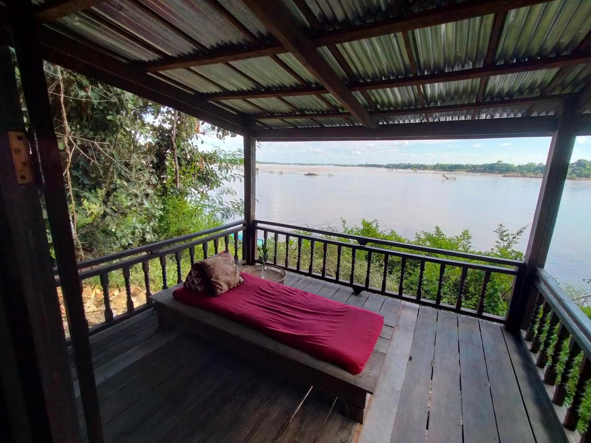Pomelo Restaurant And Guesthouse - Fishermen & Tammarine Cottages Riverfront - Experience Nature, Culture And Adventure & Tailor-Made Tour Ban Khon Exterior photo