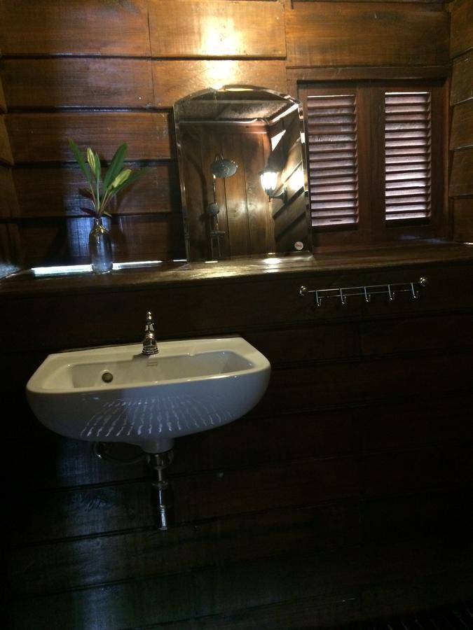 Pomelo Restaurant And Guesthouse - Fishermen & Tammarine Cottages Riverfront - Experience Nature, Culture And Adventure & Tailor-Made Tour Ban Khon Exterior photo